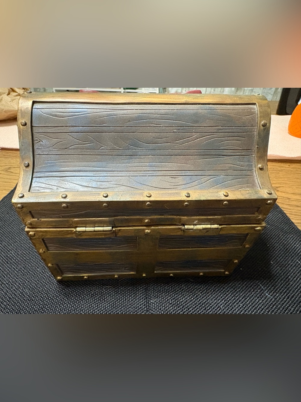 Dead Men Tell No Tales Skull chest - Picture 3 of 3